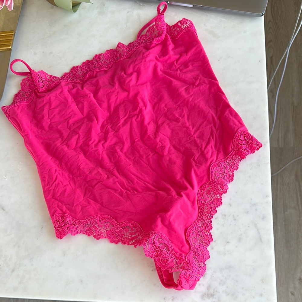 skims neon Women's Pink Lace Bodysuit size large